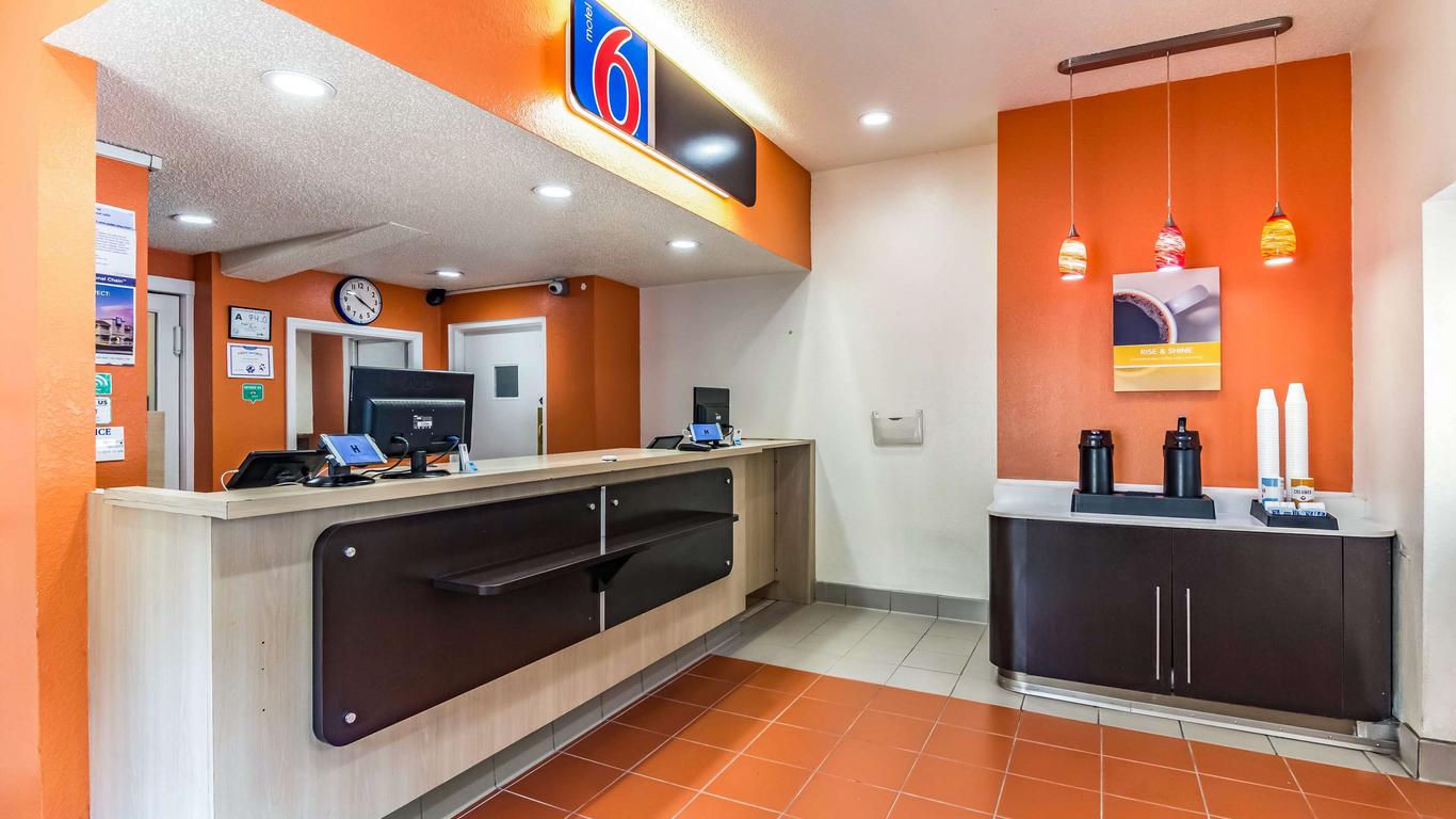 Motel 6 Raleigh Southwest Cary