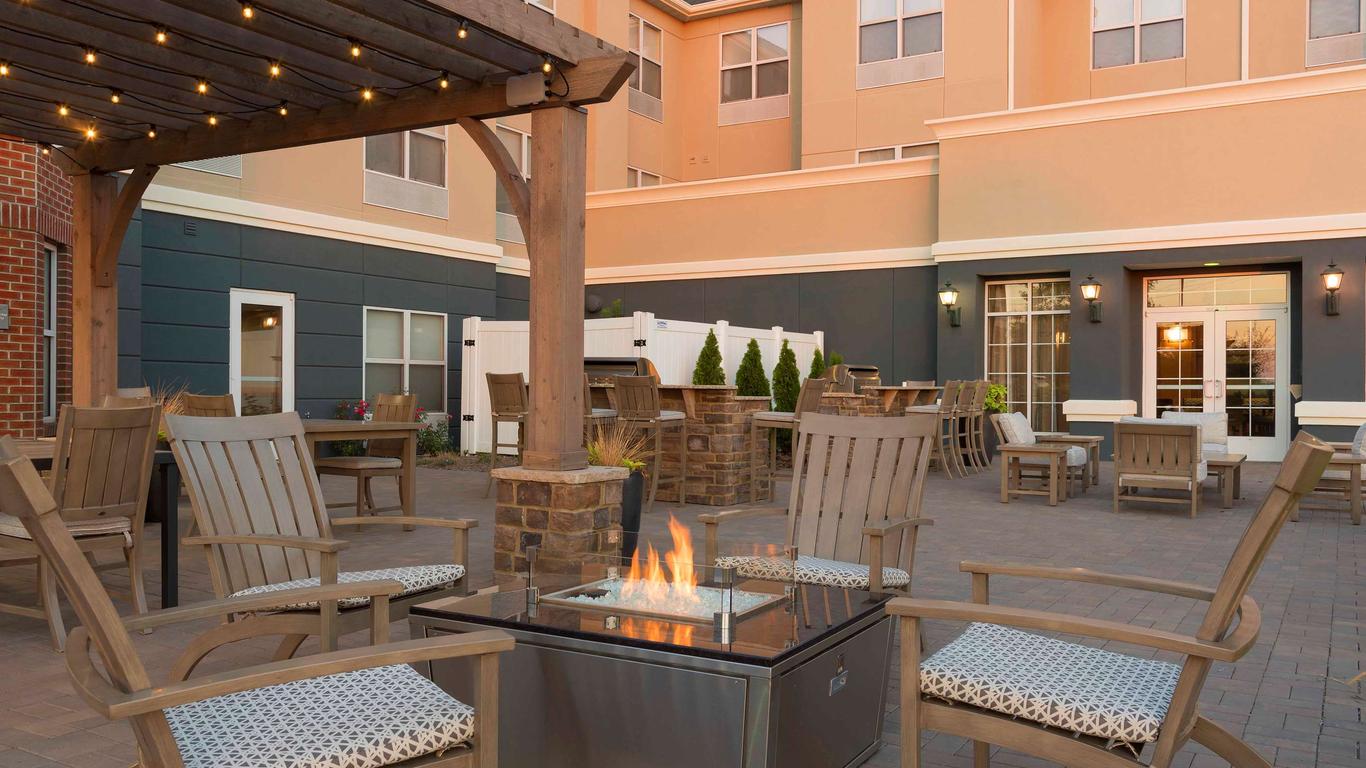 Homewood Suites by Hilton Indianapolis Airport / Plainfield