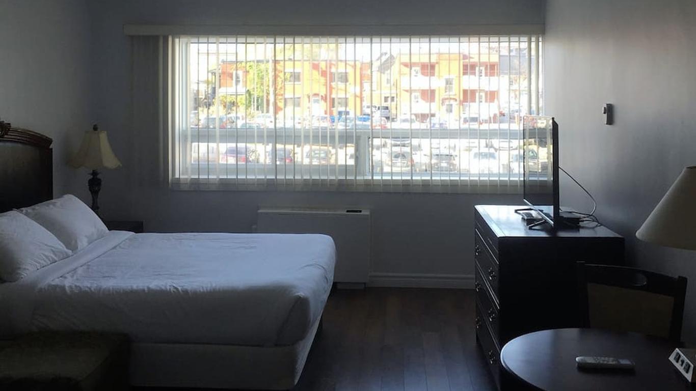 Duvernay Studios and Suites