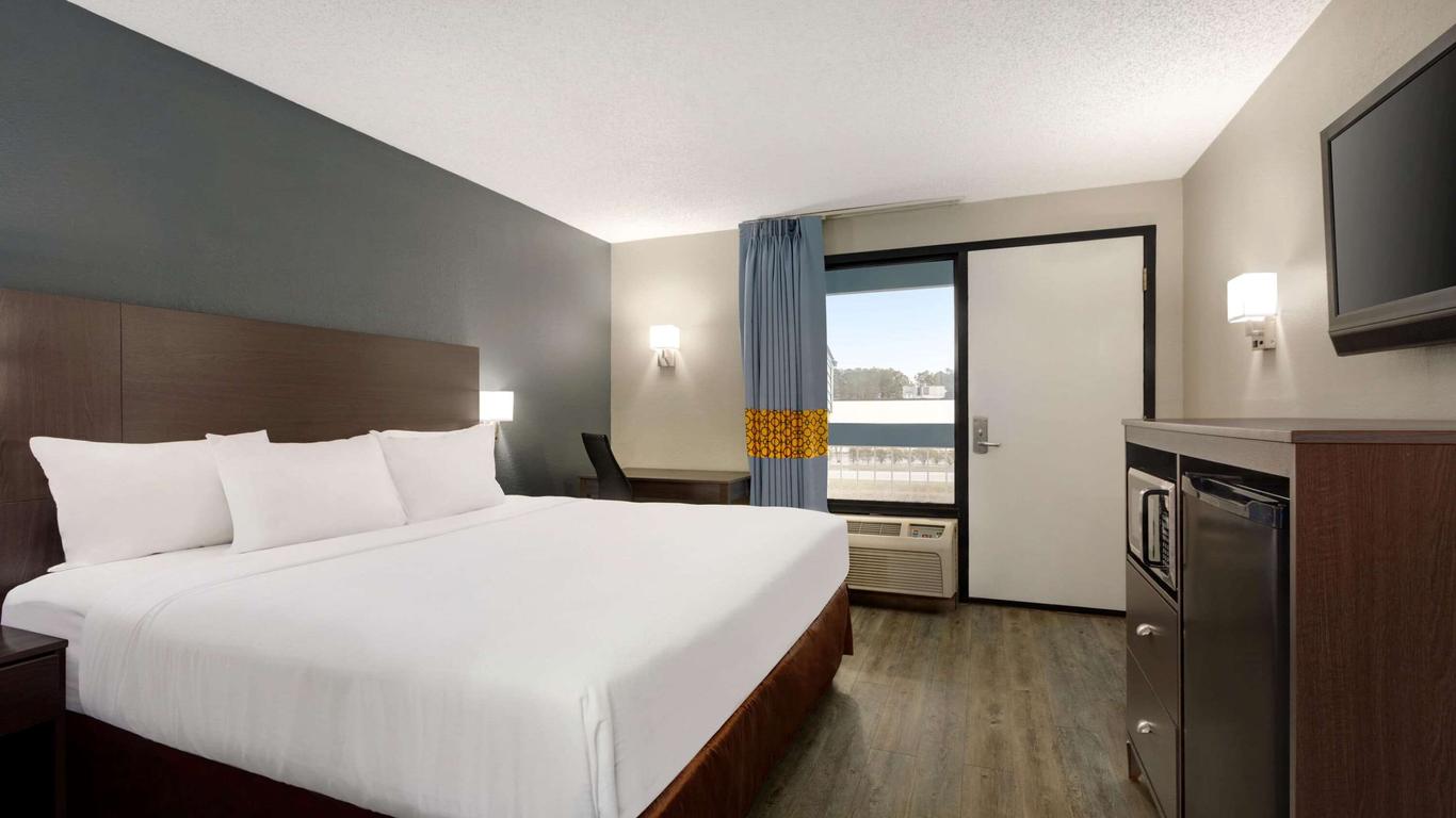 Baymont by Wyndham Wilmington
