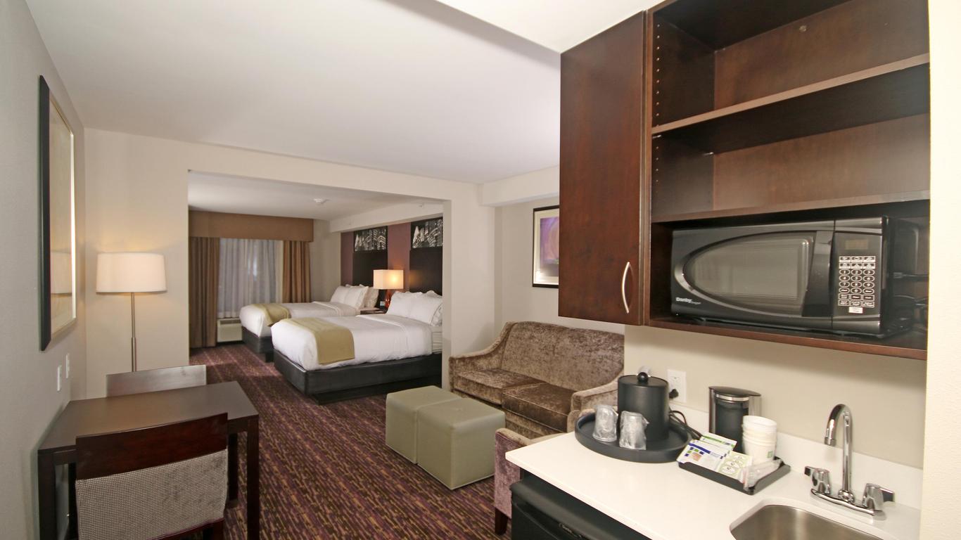 Holiday Inn Express & Suites Charlotte North