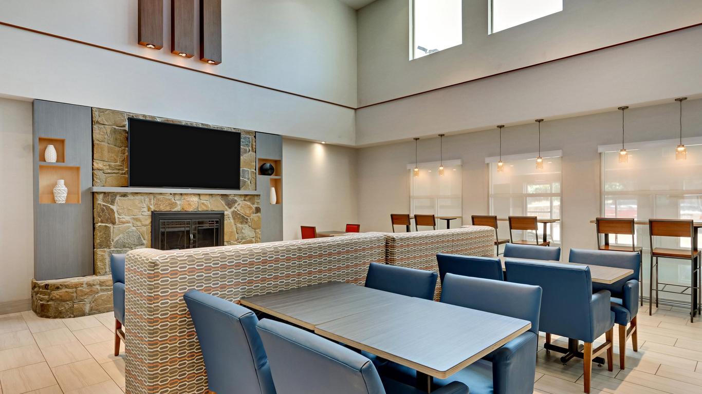 Holiday Inn Express & Suites Weatherford