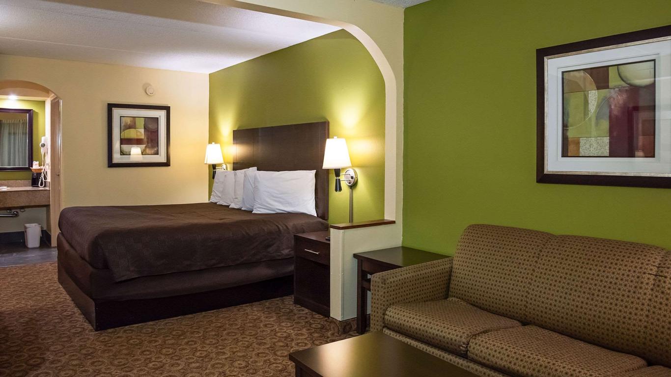 Rodeway Inn & Suites