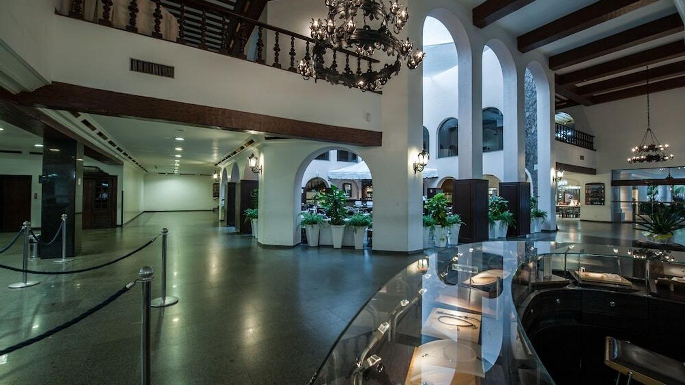 Tropical Executive Hotel