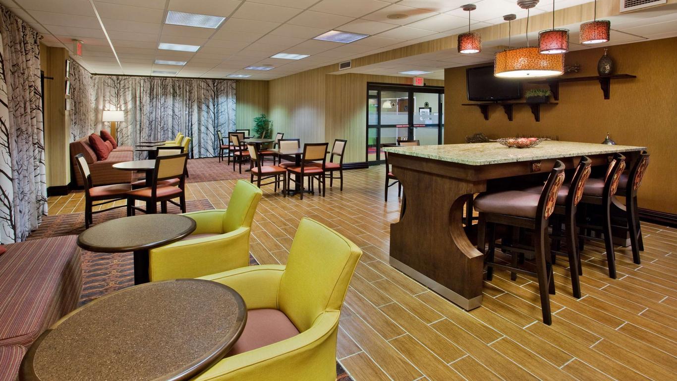 Hampton Inn Commerce