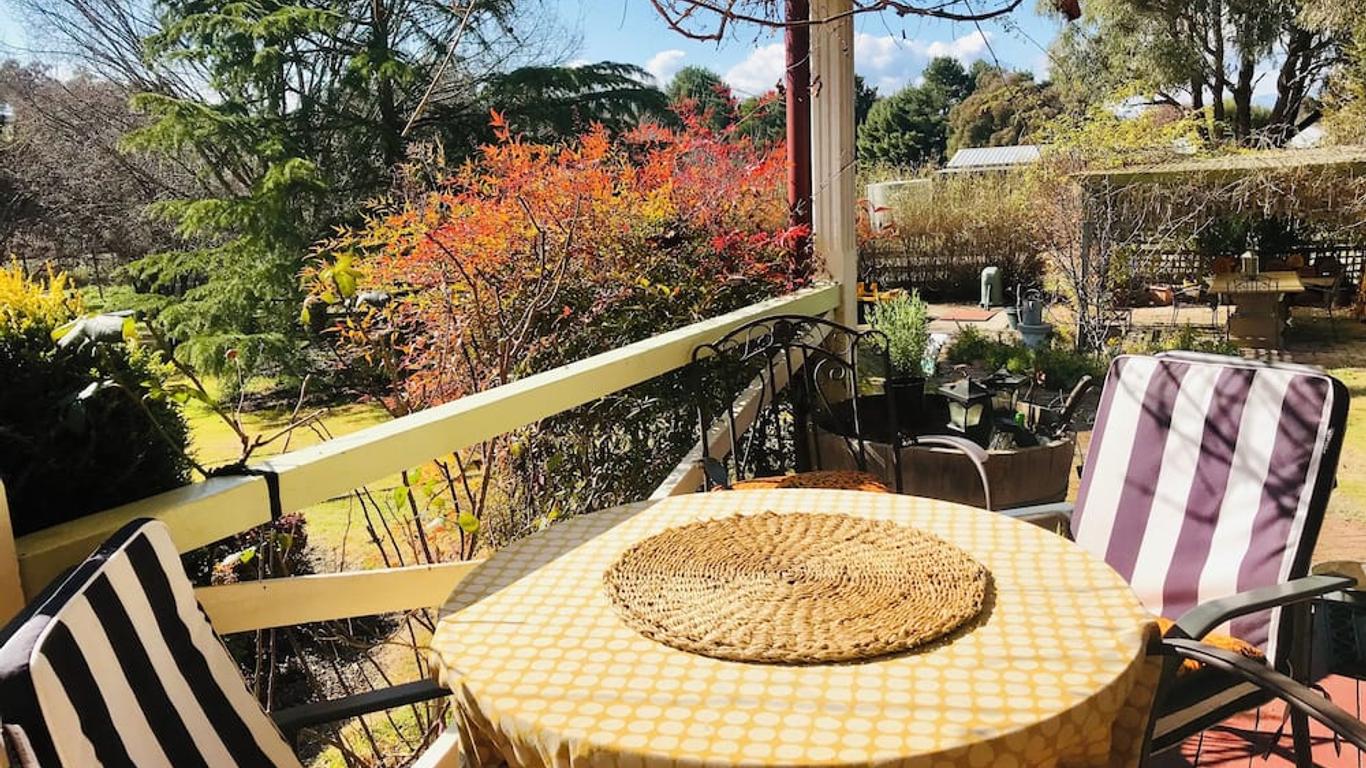 Hawk's Nest Bed & Breakfast